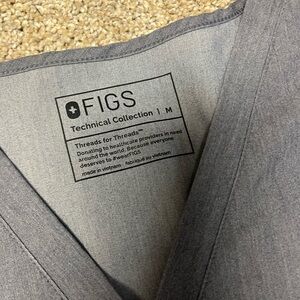 FIGS scrub top